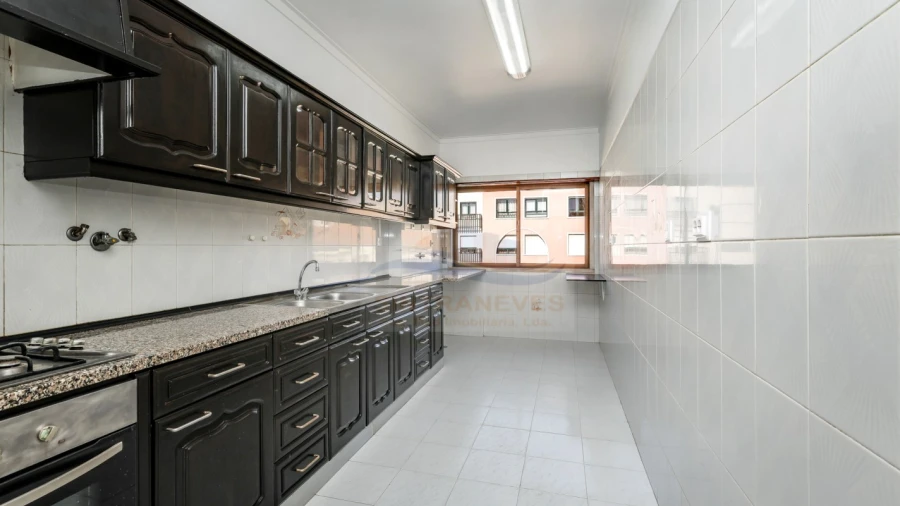 Apartamento T3 para Venda em Massamá e Monte Abraão