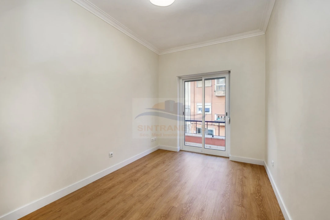 Apartamento T2 para Venda em Mina de Água Foto 11
