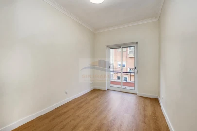 Apartamento T2 para Venda em Mina de Água