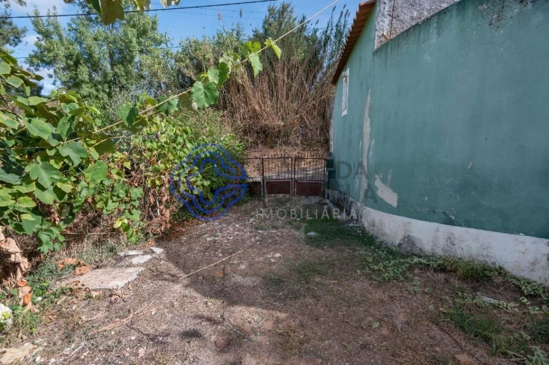 Moradia T2 para Venda em Peral Foto 24
