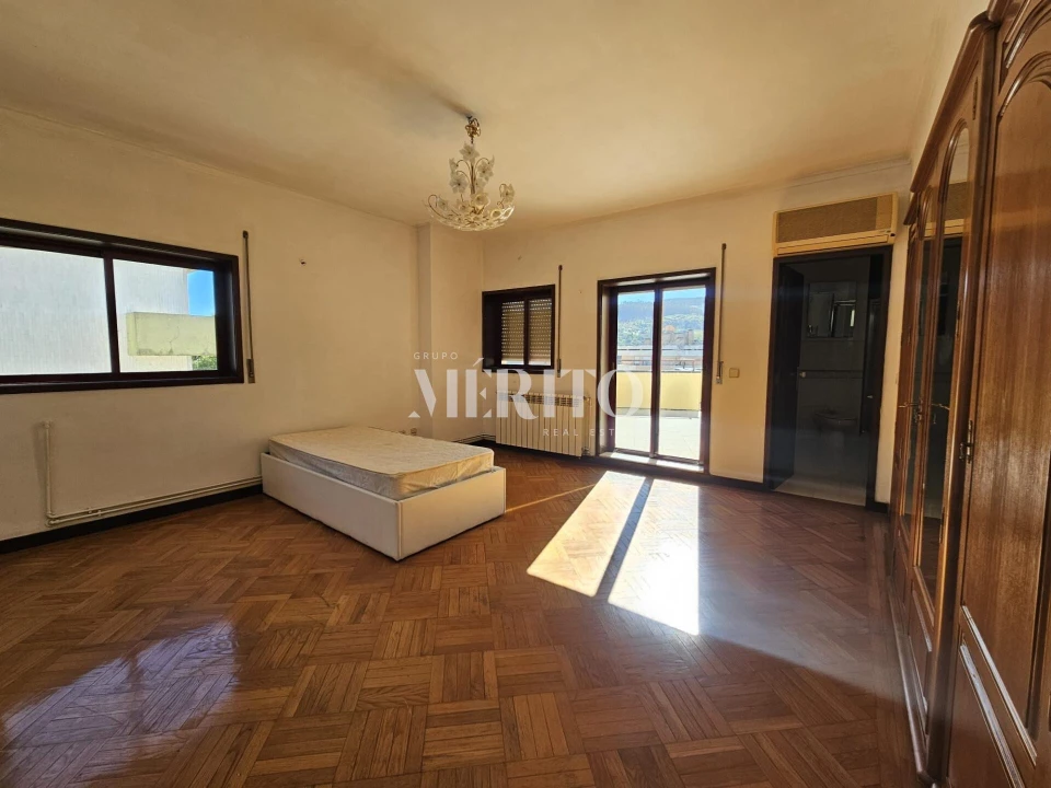 Apartamento T4 para Venda em Mesão Frio Foto 8