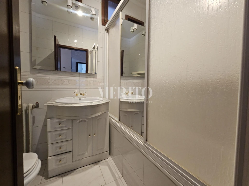 Apartamento T4 para Venda em Mesão Frio Foto 14