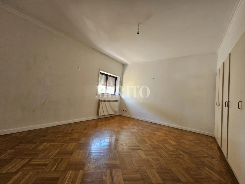 Apartamento T4 para Venda em Mesão Frio Foto 10