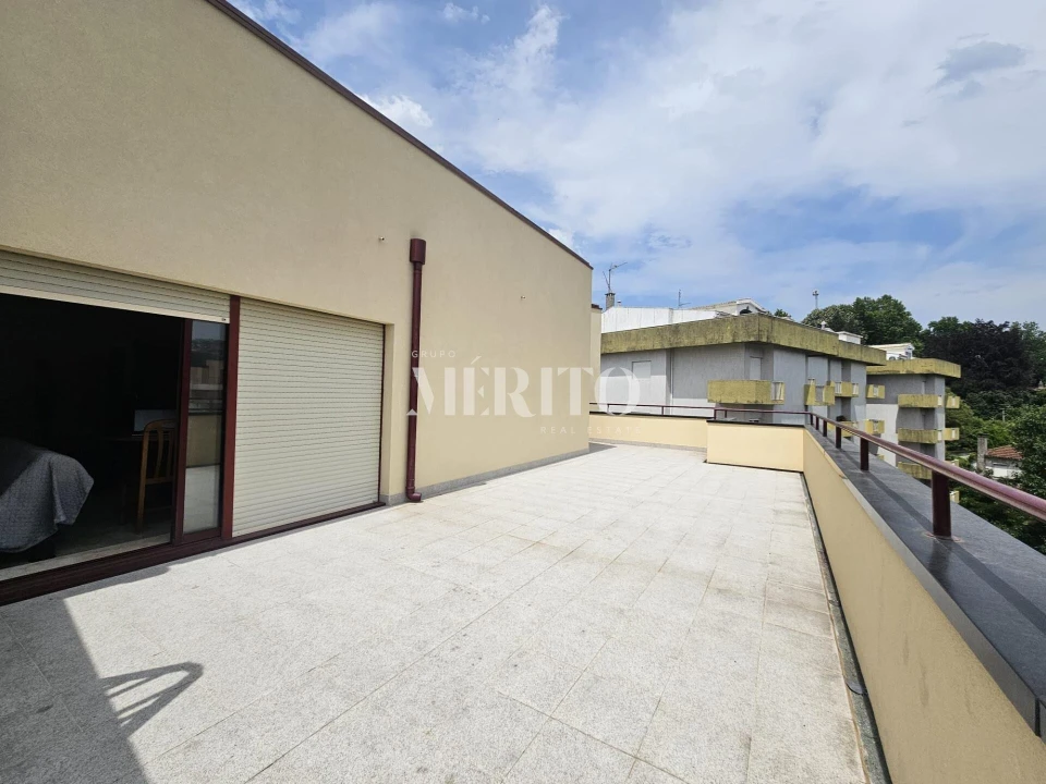 Apartamento T4 para Venda em Mesão Frio Foto 2