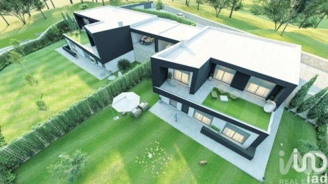 Moradia T4 para Venda em Rebordões (Souto)