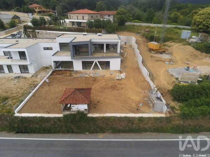Moradia T4 para Venda em Rebordões (Souto) Foto 12