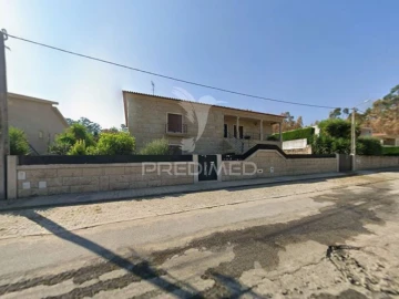 Moradia T4 para Venda em Macieira da Lixa e Caramos