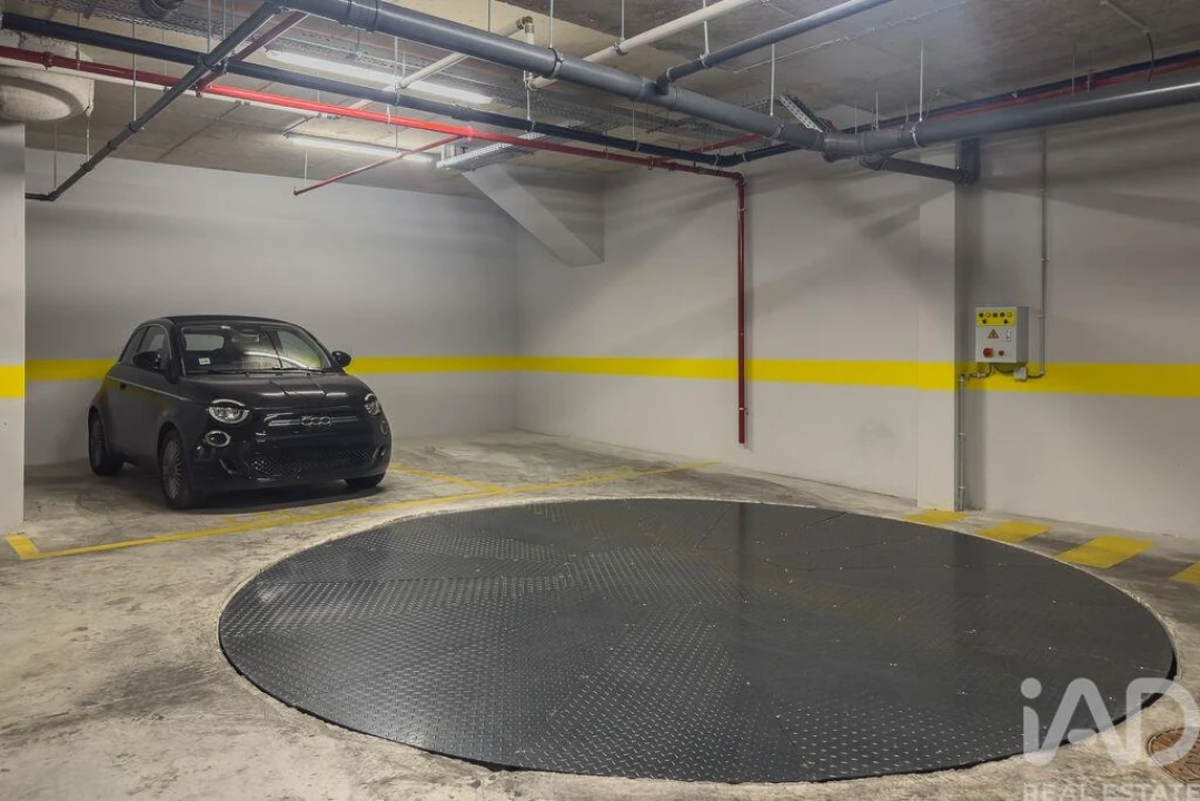 Apartamento T2 para Venda em Campolide Foto 31