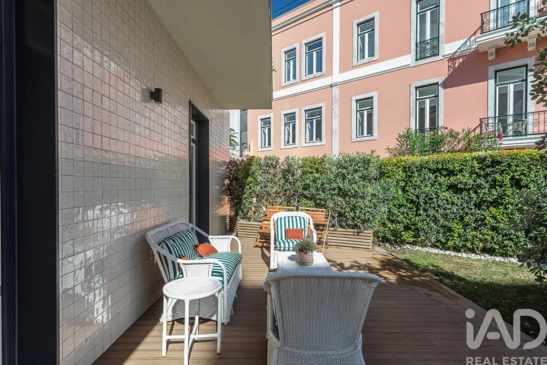 Apartamento T2 para Venda em Campolide Foto 19