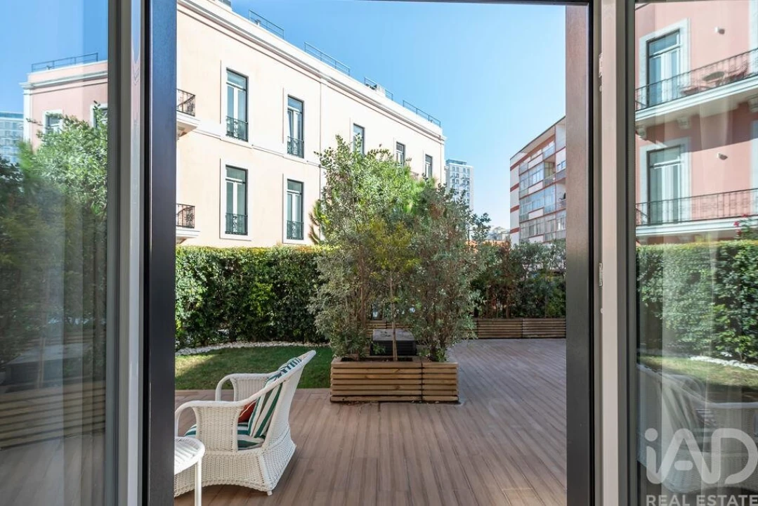 Apartamento T2 para Venda em Campolide Foto 4