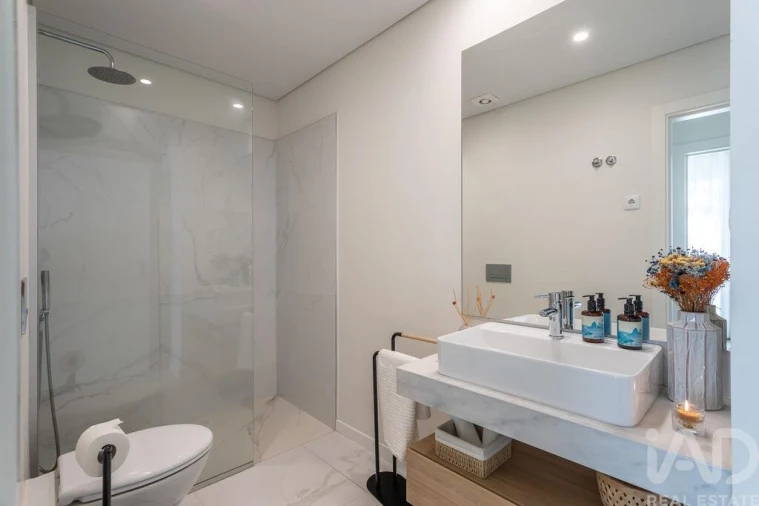 Apartamento T2 para Venda em Campolide Foto 26