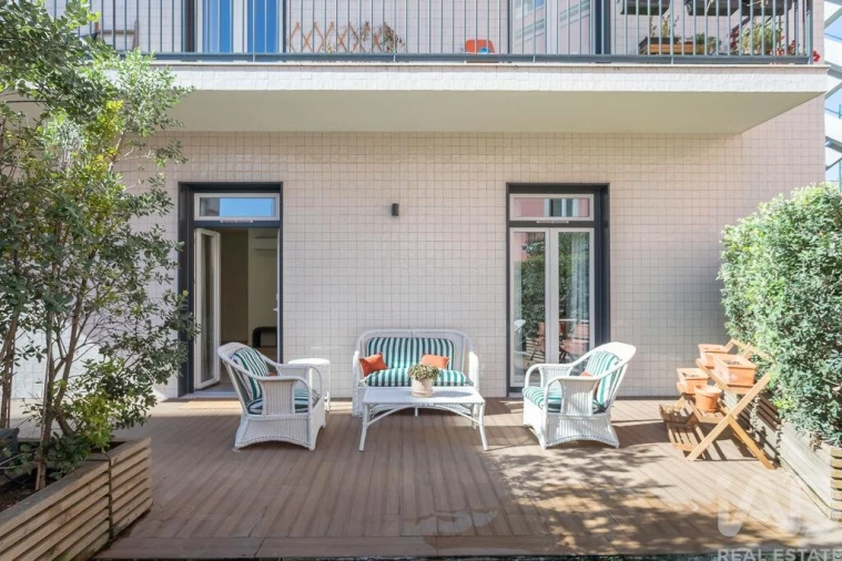 Apartamento T2 para Venda em Campolide Foto 6