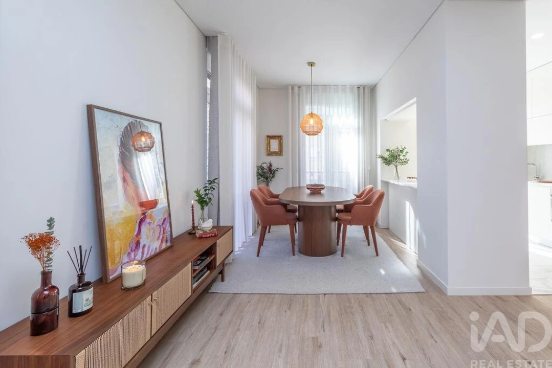 Apartamento T2 para Venda em Campolide Foto 8