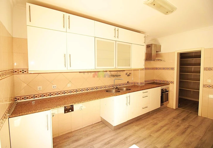 Apartamento T3 para Venda em Quinta do Conde Foto 3