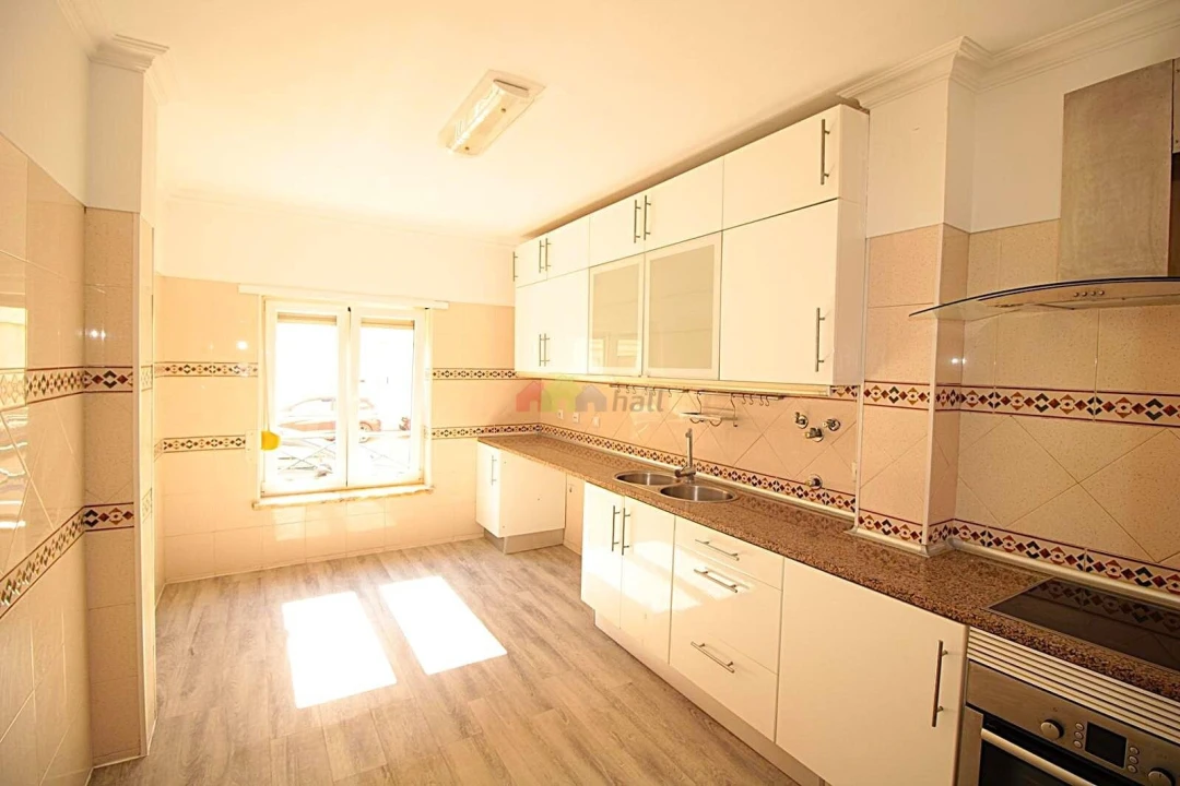 Apartamento T3 para Venda em Quinta do Conde Foto 1