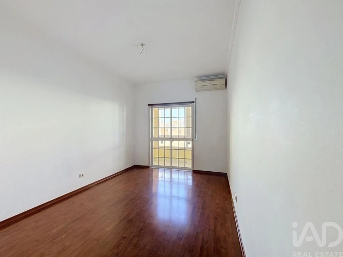 Apartamento T4 para Venda em Amora Foto 16