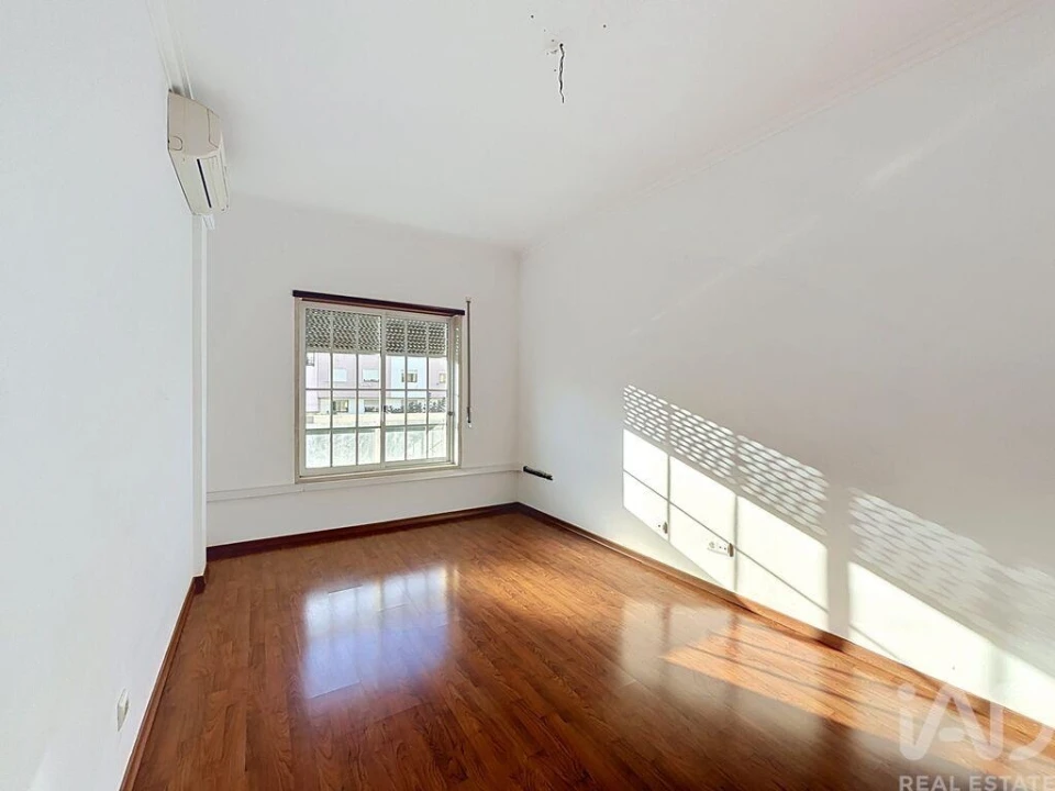 Apartamento T4 para Venda em Amora Foto 12