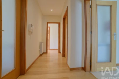 Apartamento T2 para Venda em Santa Maria da Feira, Travanca, Sanfins e Espargo