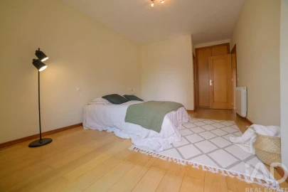 Apartamento T2 para Venda em Santa Maria da Feira, Travanca, Sanfins e Espargo