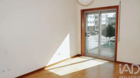 Apartamento T2 para Venda em Santa Maria da Feira, Travanca, Sanfins e Espargo