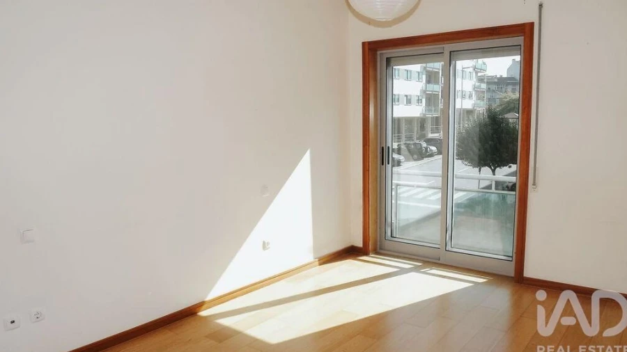 Apartamento T2 para Venda em Santa Maria da Feira, Travanca, Sanfins e Espargo