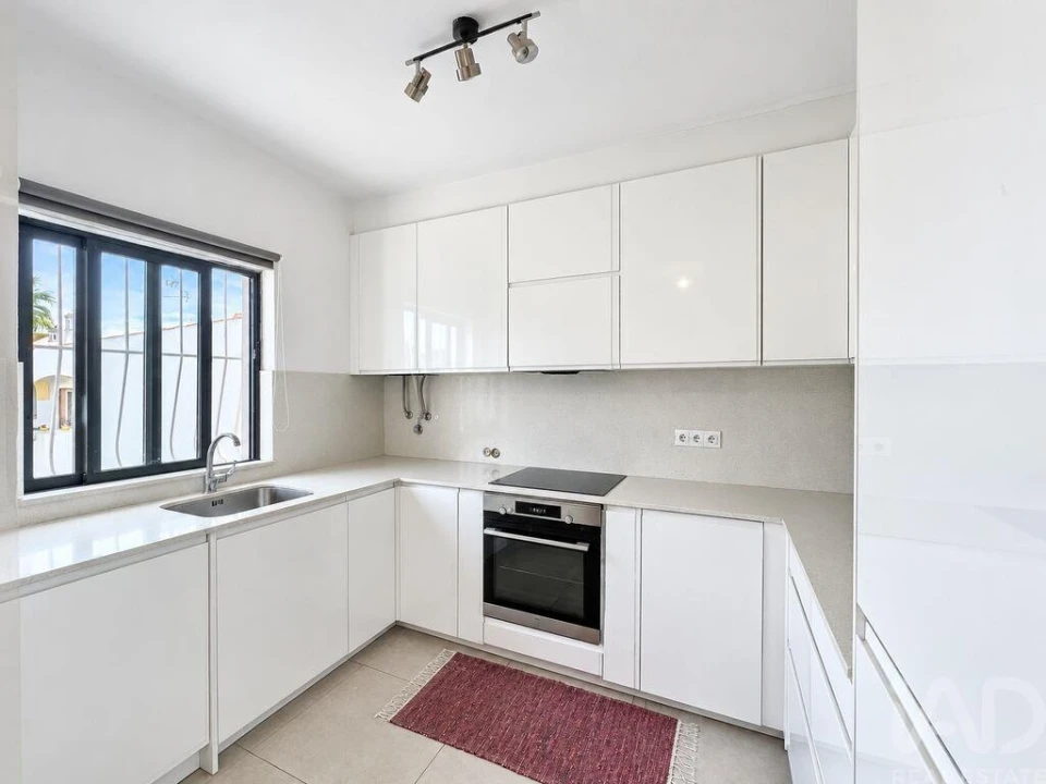 Apartamento T2 para Venda em Quarteira Foto 11