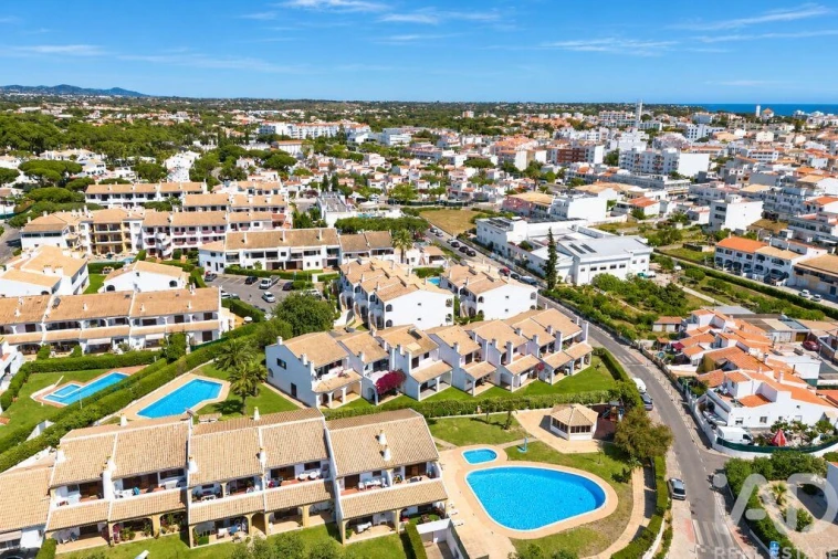 Apartamento T2 para Venda em Quarteira Foto 24