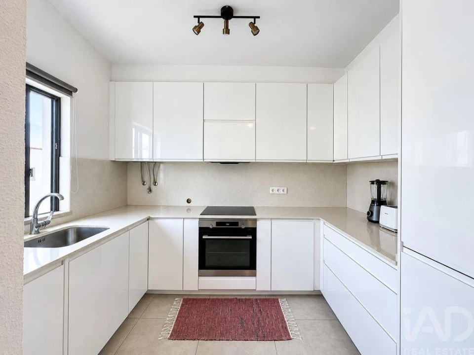 Apartamento T2 para Venda em Quarteira Foto 3
