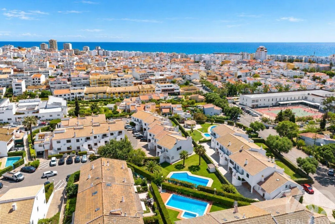 Apartamento T2 para Venda em Quarteira Foto 26