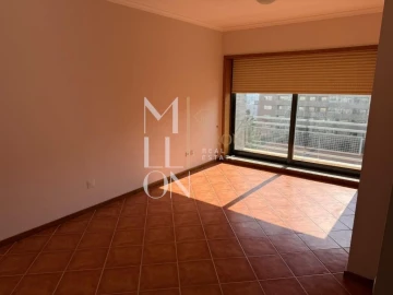 Apartamento T2 para Venda em Vilar de Andorinho