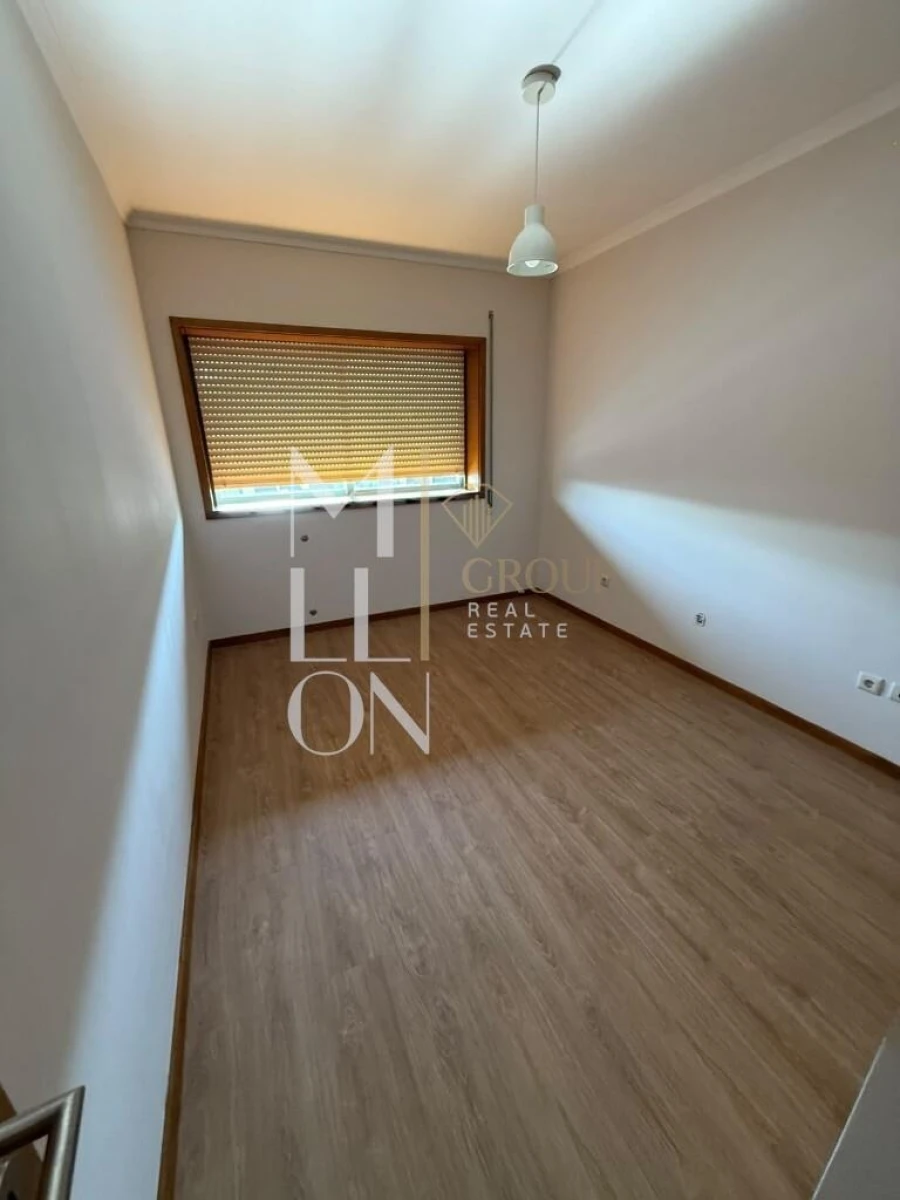Apartamento T2 para Venda em Vilar de Andorinho Foto 22