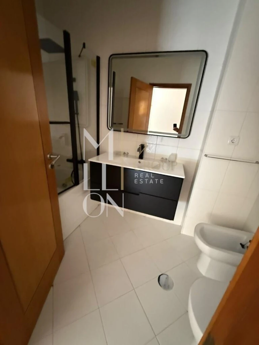 Apartamento T2 para Venda em Vilar de Andorinho Foto 13