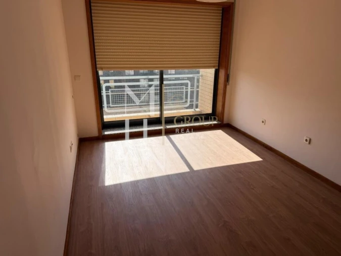 Apartamento T2 para Venda em Vilar de Andorinho Foto 11