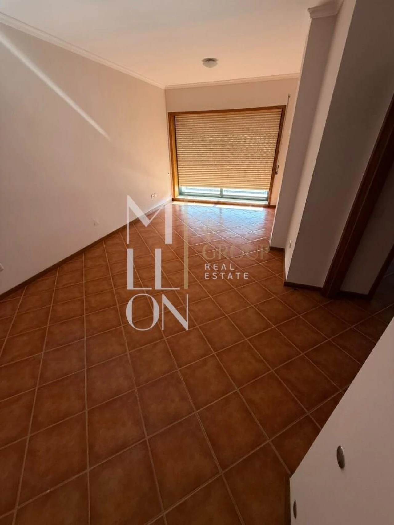 Apartamento T2 para Venda em Vilar de Andorinho Foto 2