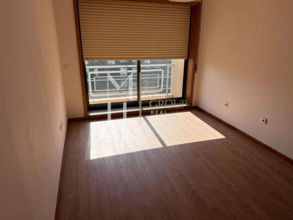Apartamento T2 para Venda em Vilar de Andorinho Foto 11