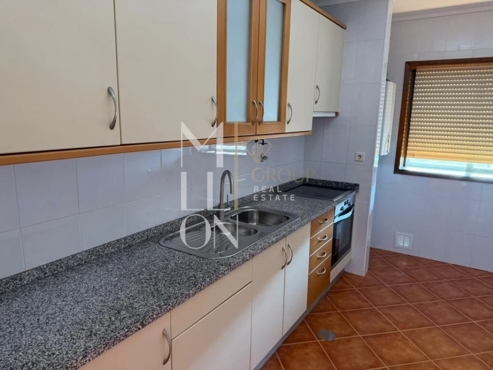 Apartamento T2 para Venda em Vilar de Andorinho Foto 9