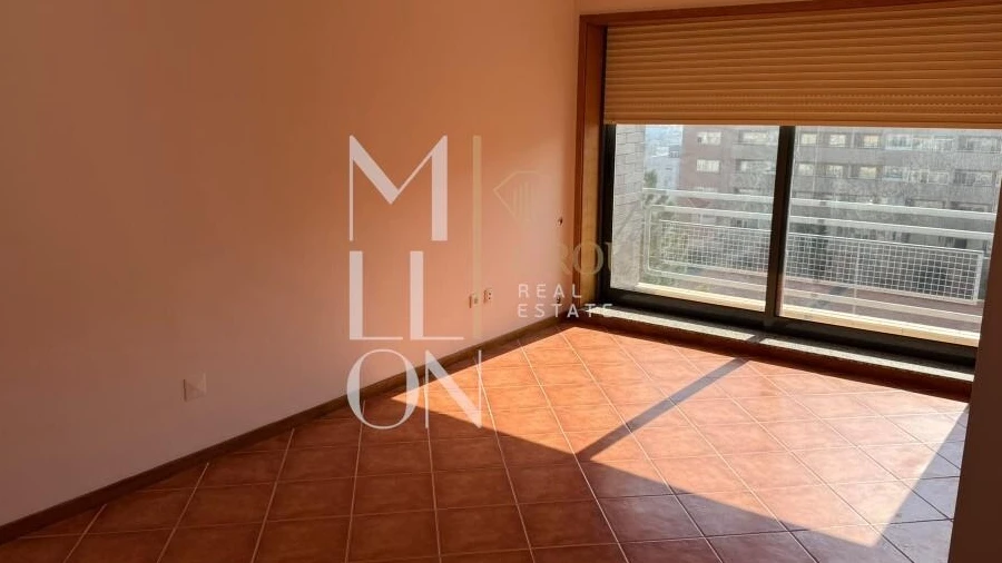Apartamento T2 para Venda em Vilar de Andorinho