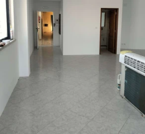 Escritório para Arrendamento em São Domingos de Rana
