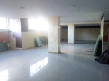 Loja para Venda em Lordelo do Ouro e Massarelos