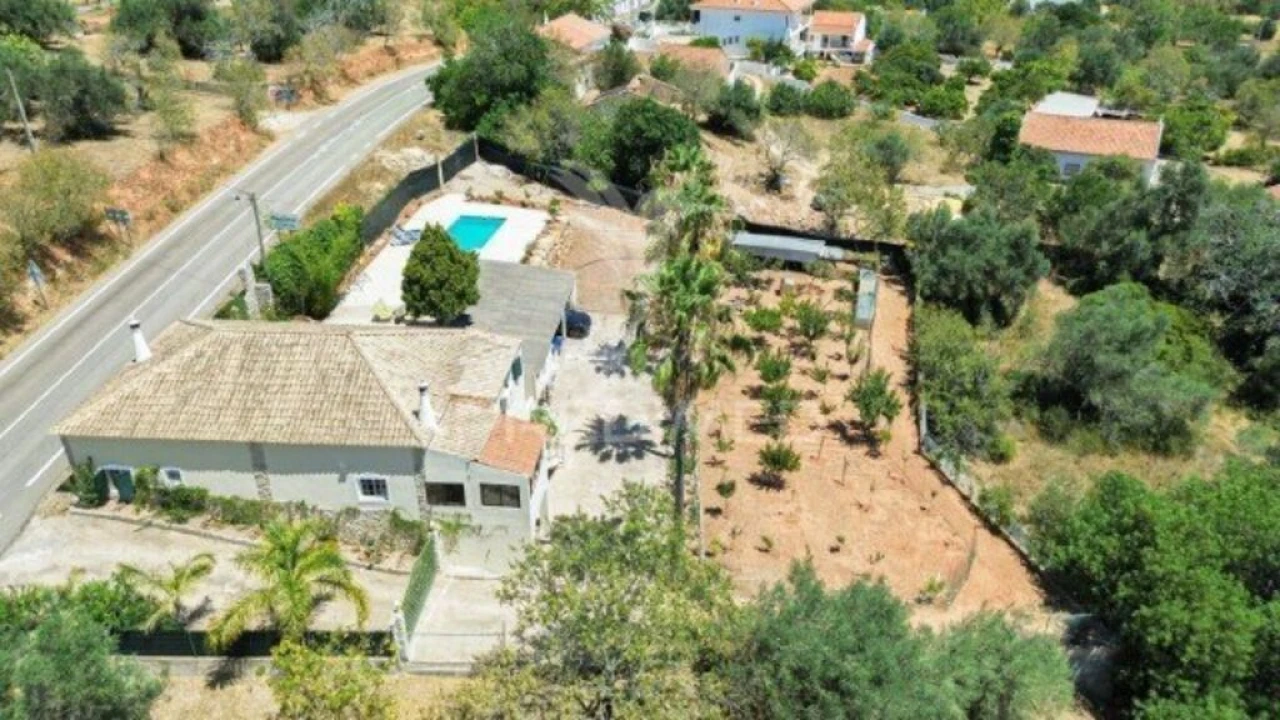 Moradia T3 para Venda em São Bartolomeu de Messines Foto 1