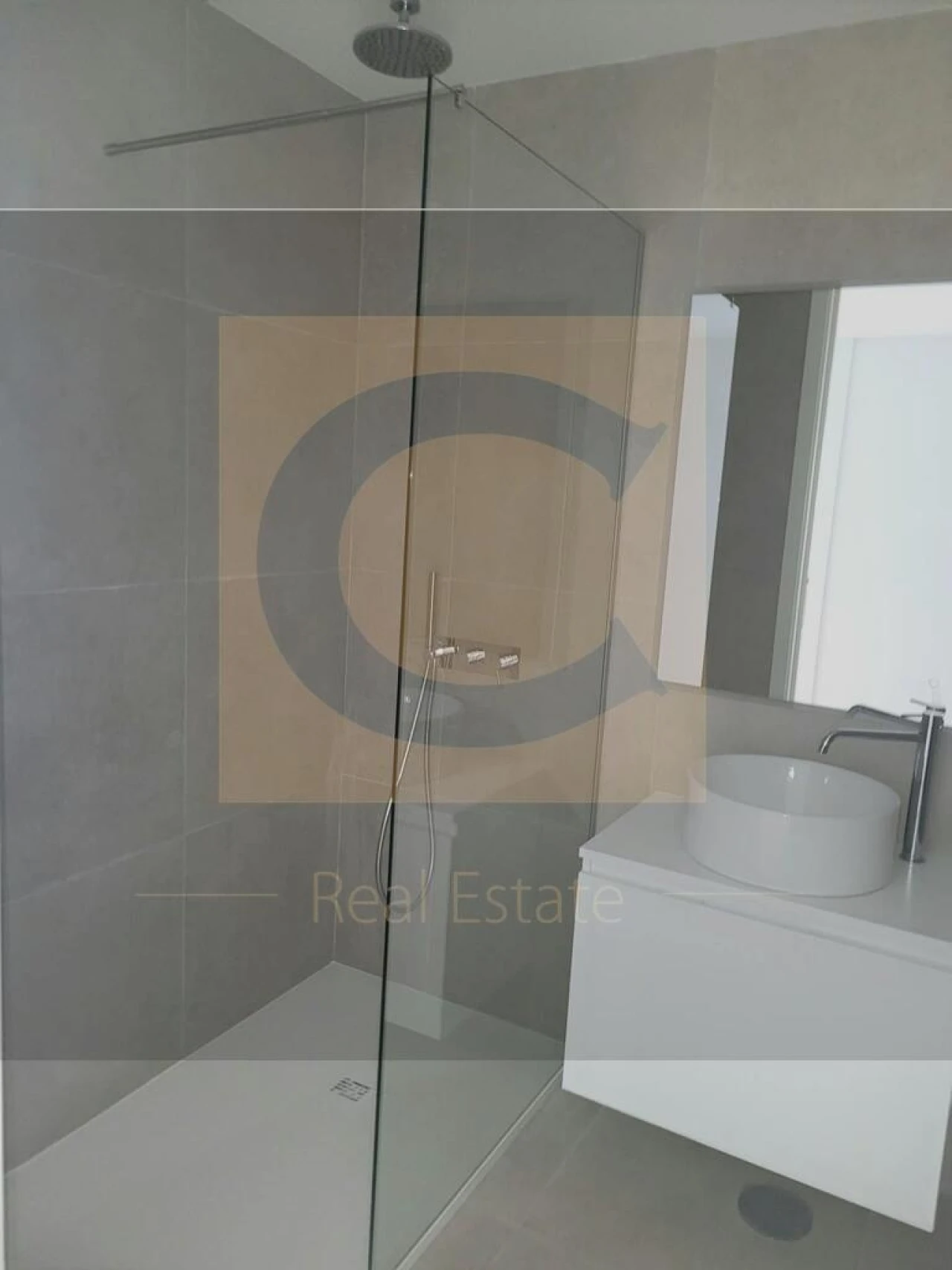Apartamento T1 para Venda em Paranhos Foto 9