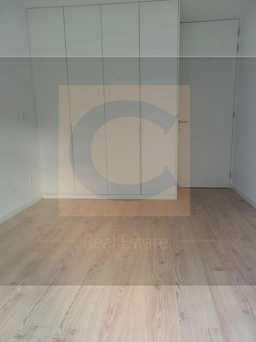 Apartamento T1 para Venda em Paranhos Foto 4
