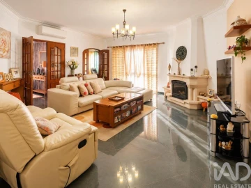 Moradia T5 para Venda em Beja (Salvador e Santa Maria da Feira)
