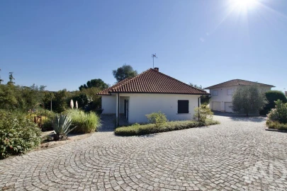 Moradia T3 para Venda em Cabanas de Viriato
