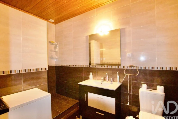 Moradia T3 para Venda em Cabanas de Viriato Foto 7