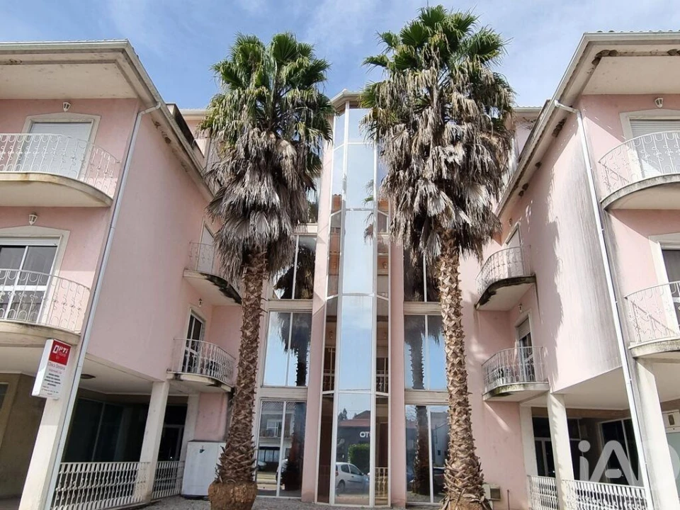 Apartamento T3 para Arrendamento em Poiares (Santo Andre) Foto 1