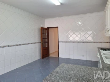Apartamento T3 para Arrendamento em Poiares (Santo Andre)