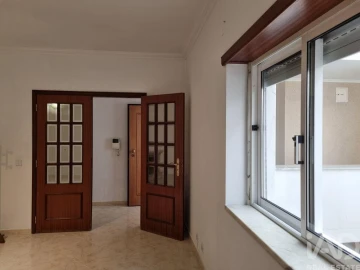 Apartamento T3 para Arrendamento em Poiares (Santo Andre)