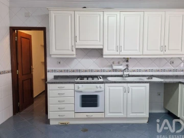 Apartamento T3 para Arrendamento em Poiares (Santo Andre)