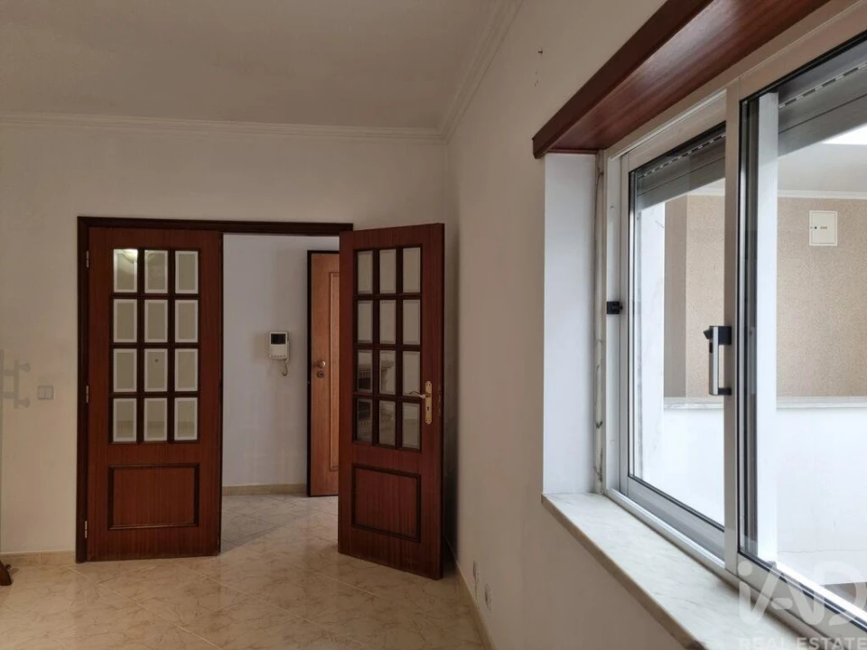Apartamento T3 para Arrendamento em Poiares (Santo Andre) Foto 4